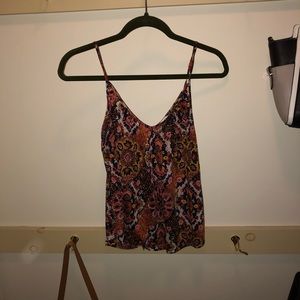 Abstract Design Flowy Tank